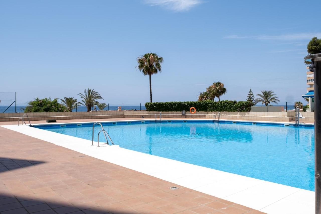 Beachfront Bungalow Торокс Екстериор снимка