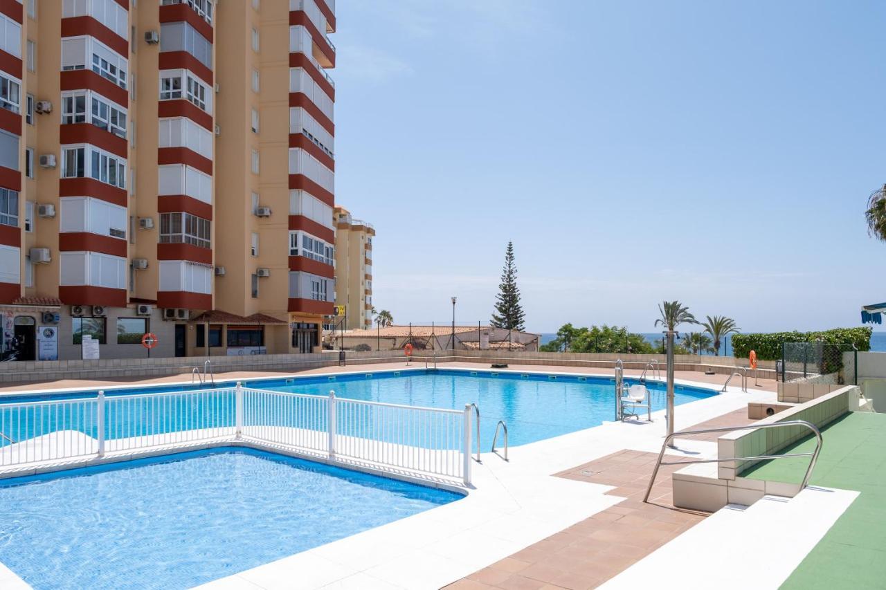 Beachfront Bungalow Торокс Екстериор снимка